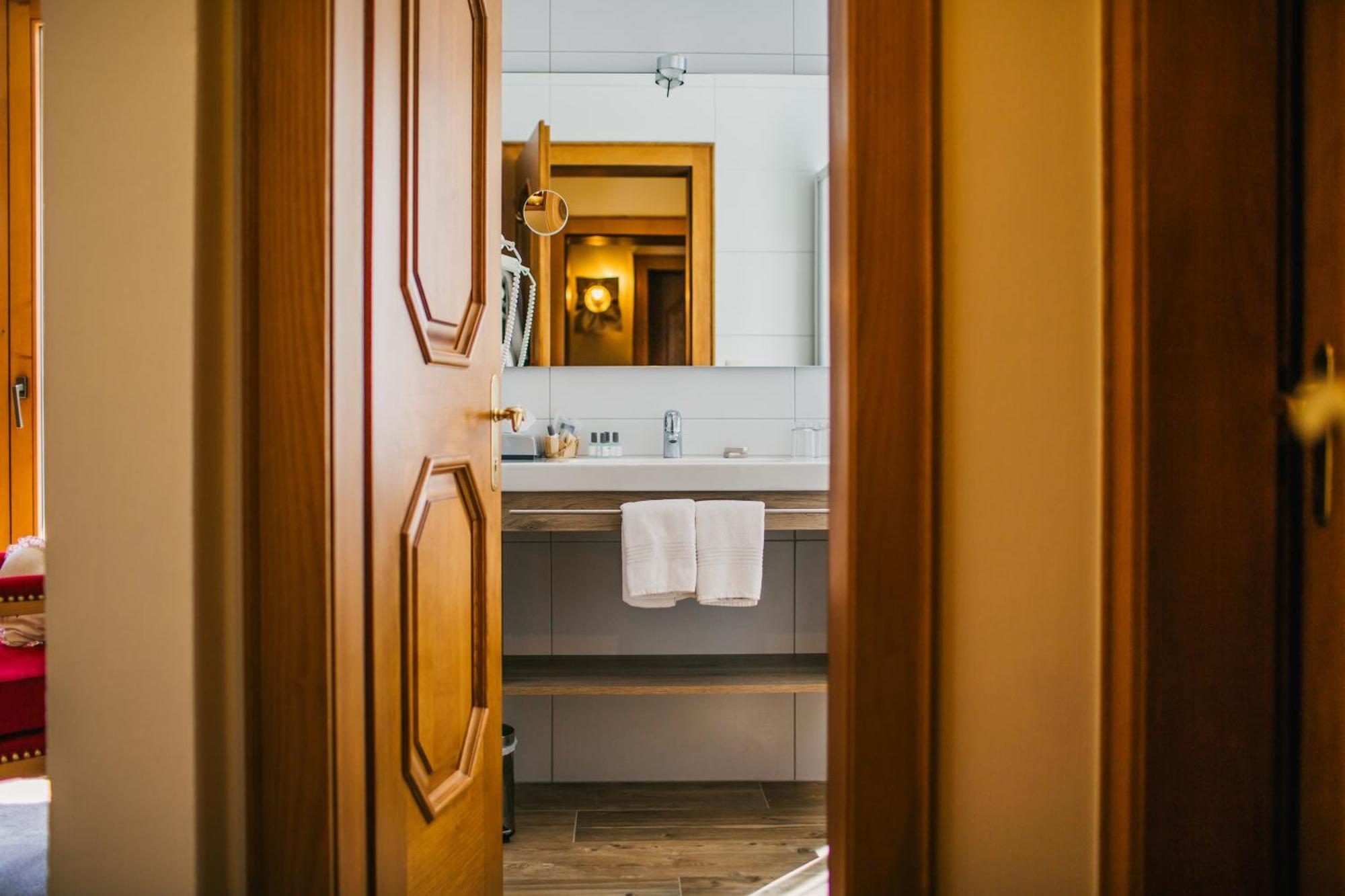 Hotel Dr Otto Murr B&B Sankt Anton am Arlberg Bagian luar foto