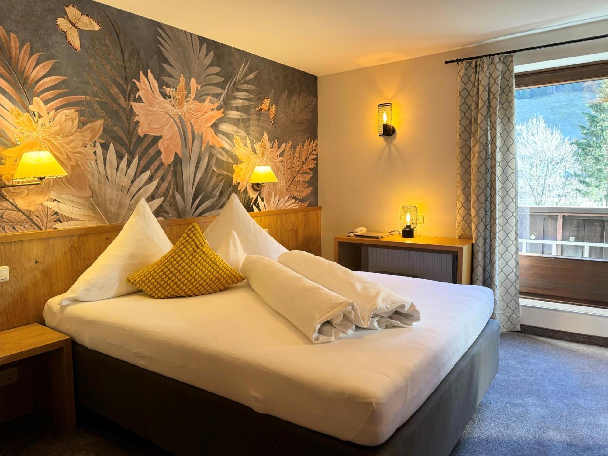 Hotel Dr Otto Murr B&B Sankt Anton am Arlberg Bagian luar foto