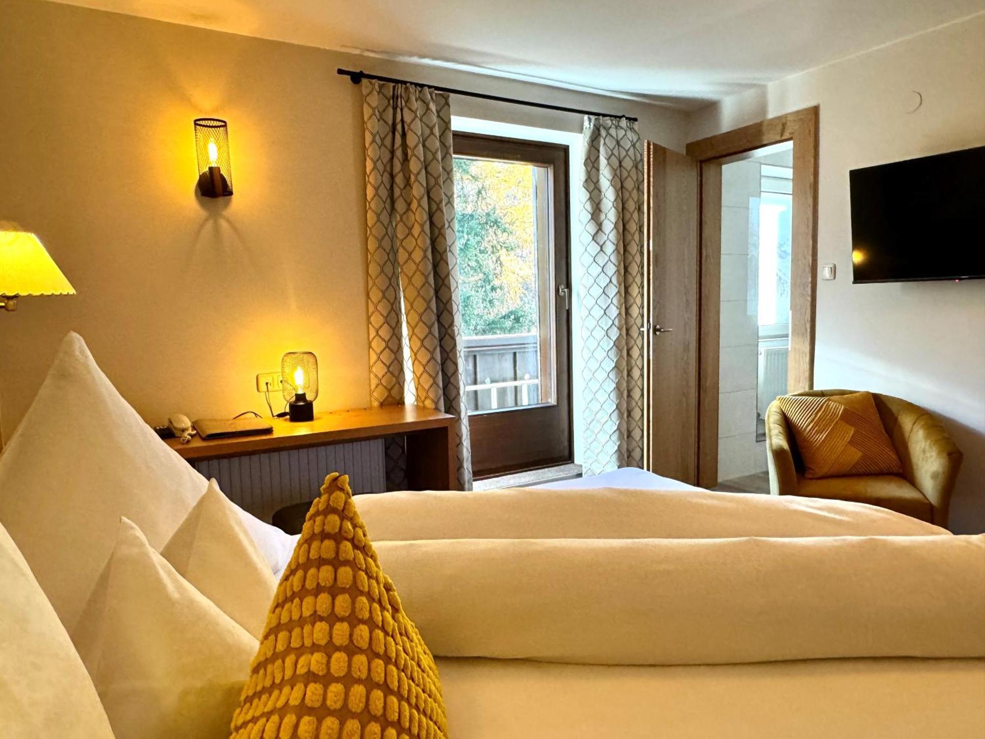 Hotel Dr Otto Murr B&B Sankt Anton am Arlberg Bagian luar foto