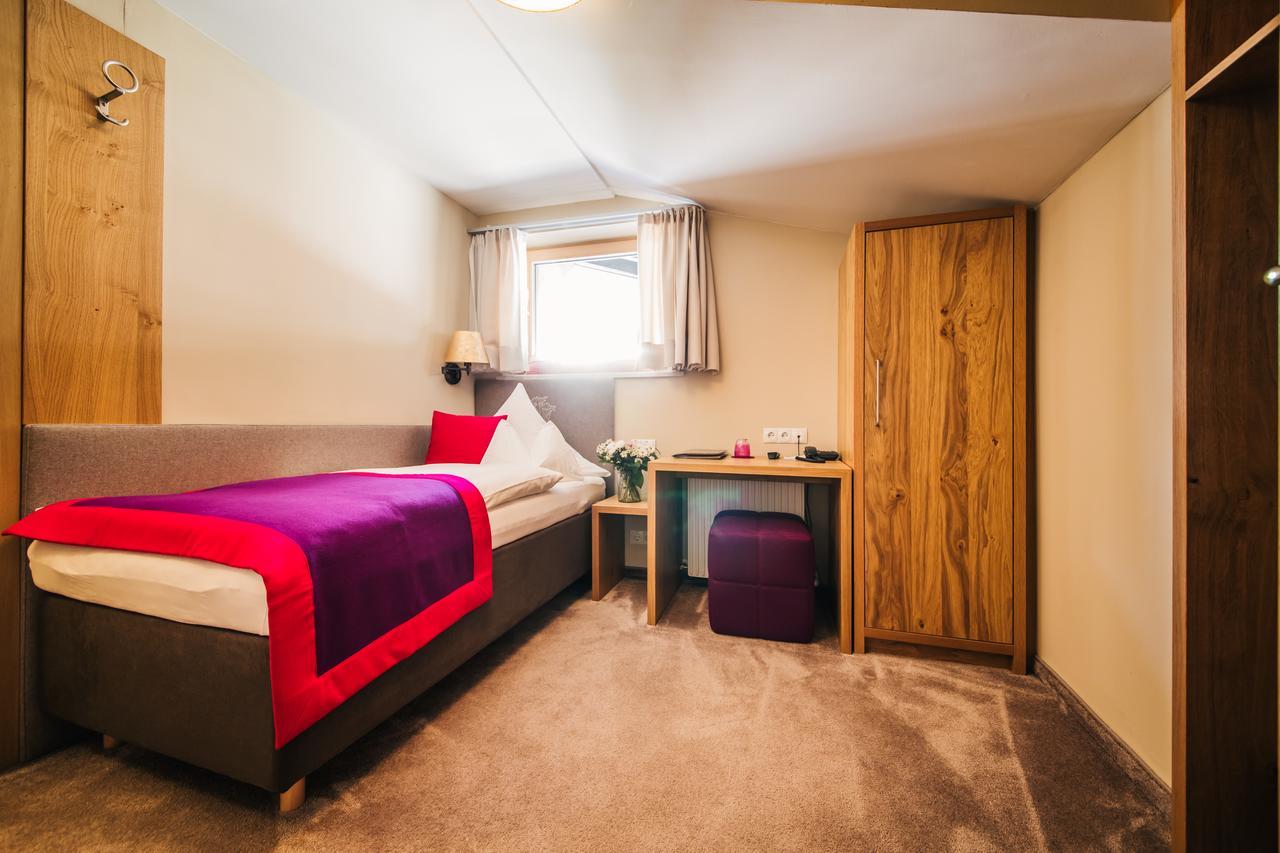 Hotel Dr Otto Murr B&B Sankt Anton am Arlberg Bagian luar foto