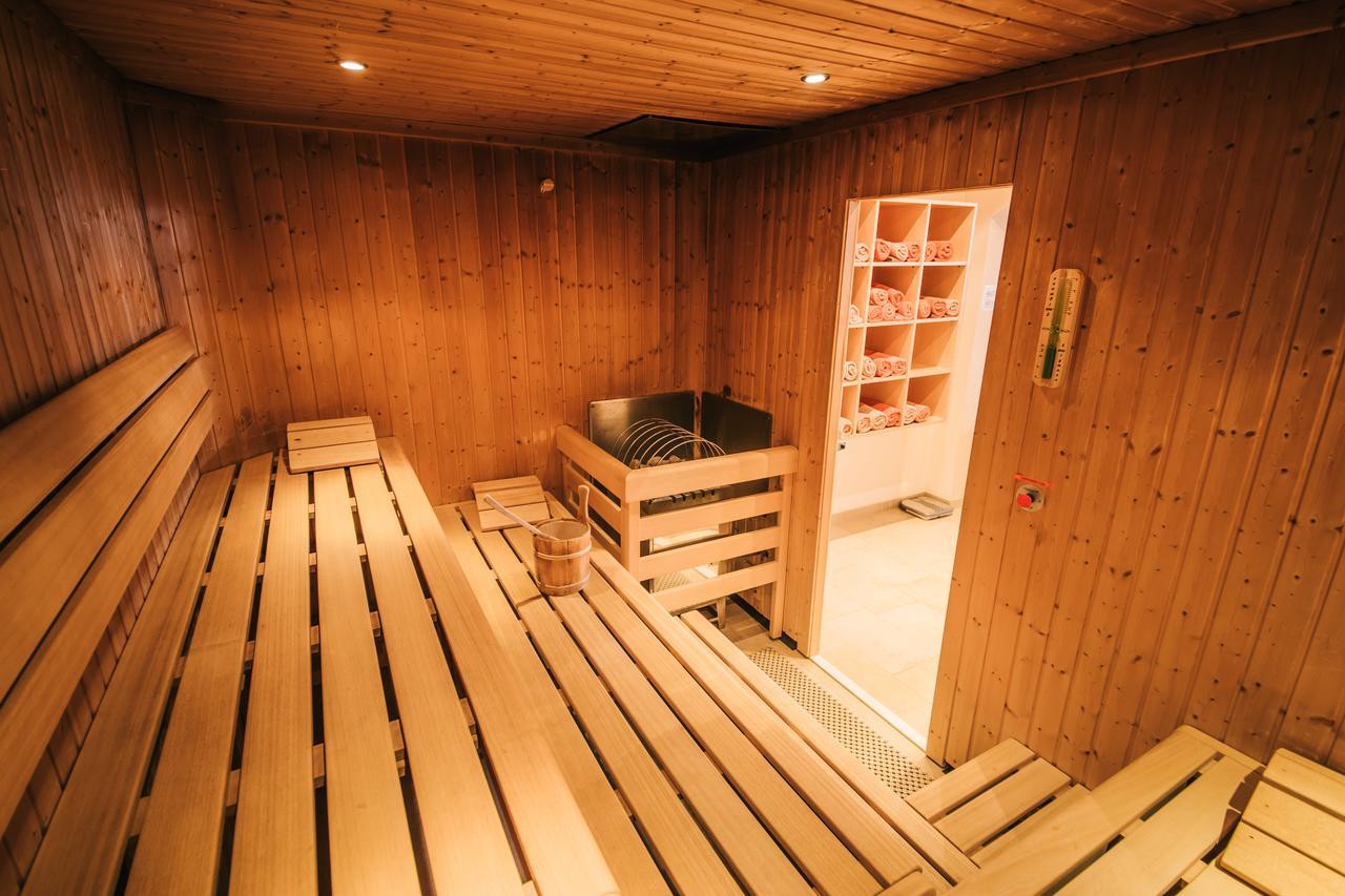 Hotel Dr Otto Murr B&B Sankt Anton am Arlberg Bagian luar foto