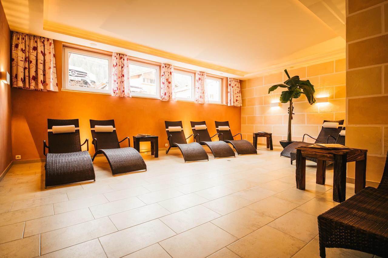 Hotel Dr Otto Murr B&B Sankt Anton am Arlberg Bagian luar foto